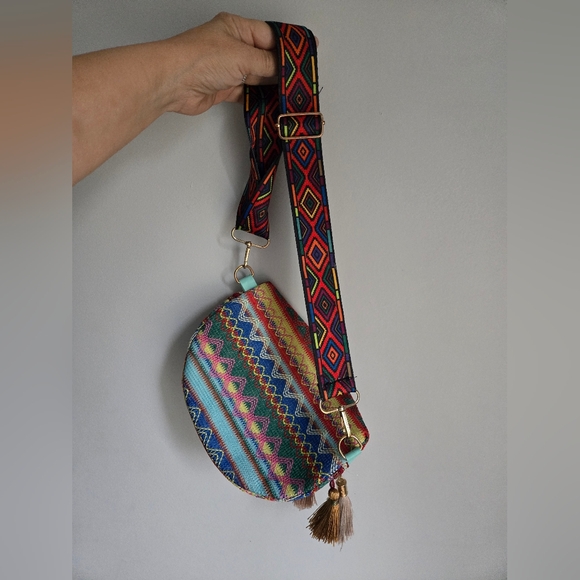 🎁 Free With Any Purchase - New Colorful Tassel Little Bag - Picture 4 of 8